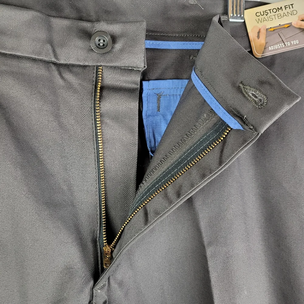 NEW Wrangler Flat Front Straight Fit Custom Fit Waist No Iron Pants Mens 36x30